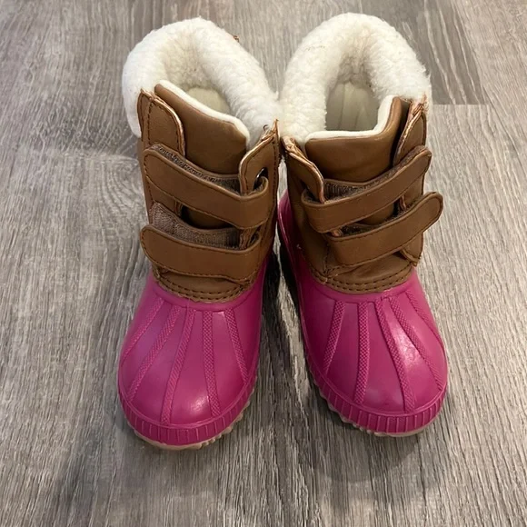 GAP Shoes Gap Sherpalined Water Resistant Velcro Duck Boots